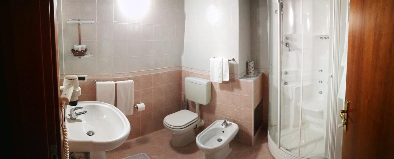 Hotel Willy Gemona del Friuli Esterno foto